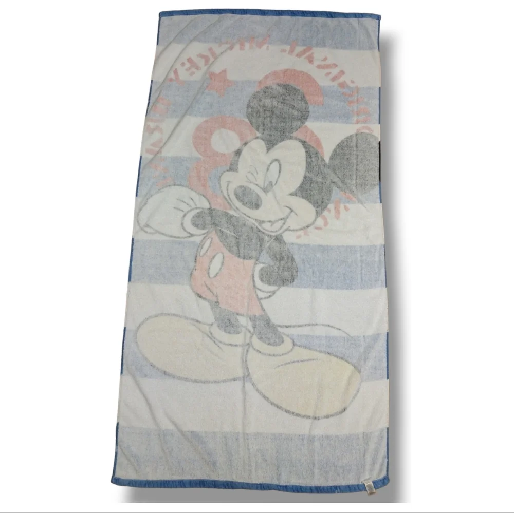 Disney Store Beach Towel The Original Mickey Mouse Brand Stars Stripes 55.5x28.5